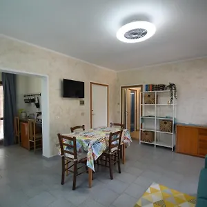 https://oleandro-marina-di-campo.it-tuscanyhotel.com